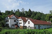 Na sever za dalšími rozhlednami - 2. den-okruh cca 12 km: Roztoky-část NS Roztocký háj-Tiché údolí - Suchdol (mlýny Trojanův,Tůmův,Spálený)-Tiché údolí-Roztoky (zámek,pivovar Perron,ateliér Zd.Braunerové)-Suchdol (Brandejsův statek,kaple sv.Václava)