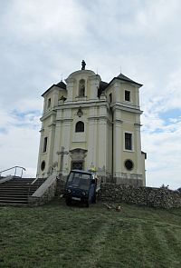 Kostel sv. Jana Křtitele a Panny Marie Karmelské na Makové hoře - od jihu