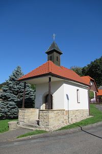 Přes střední Čechy na Vysočinu - 11. den - okruh 10 km: Mstislavice - bývalá rozhledna (zeměměřičská věž) Melechov - smírčí kámen - restaurace Kouty - zřícenina tvrze Melechov - Mstislavice