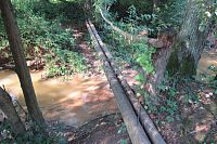 Lávka přes Šemberu