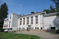 Sokolovna - hlavní vchod