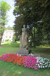 Smetanovy sady - socha Boženy Němcové
