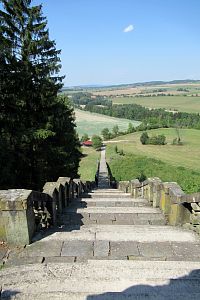 Schodiště z poutního místa Homol a výhledy