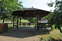 Na parkovišti pod poutním místem Homol