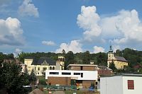 Pohled na Brandýs nad Orlicí - dominantou je sokolovna a kostel