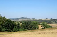 Hezké výhledy jsou i z cesty od rozhledny