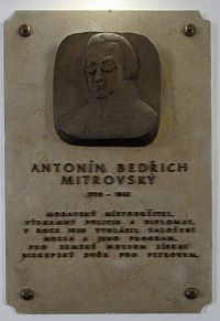 Jedna z pamětních desek ve vstupní hale Dietrichsteinského paláce