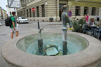 Jakubské nám. - Ptačí kašna