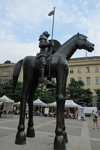 Moravské nám. - jezdecká socha Jošta Moravského
