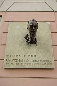 Busta Jiřího Mahena v Solniční ul.