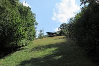 Wilsonův les - zastřešená vyhlídka v horní části původní sjezdovky