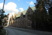 Údolní ulice - novogotická budova tělocvičny z r. 1867