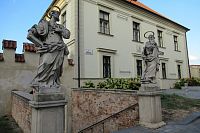 Barokní sochy sv. Pavla a Petra
