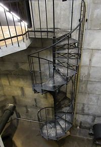 3. vodojem - schody k rozvodům jsou původní