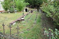 Železnice u jednoho domku v ulici Mlýnské nábřeží