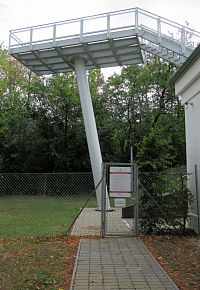 Vyhlídková plošina u mohyly míru