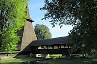 Kočí - dřevěná zvonice a krytý most