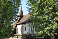 Kočí - kostel sv. Bartoloměje s dřevěnou zvonicí