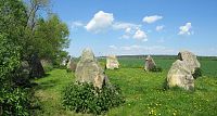 Vstiš - léčivý kamenný kruh - kruh z 8 menhirů