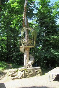 To není rozhledna, ale kulisa pro operu