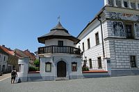 Zahradní pavilon vedle radnice