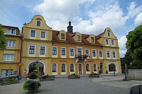 Chodovar - značková prodejna, hotel