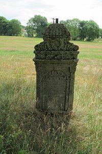 Historický podstavec kříže