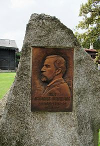 Pomník zakladateli Kladské