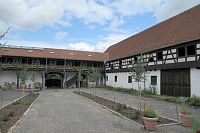 Bývalý velkostatek Manský dvůr