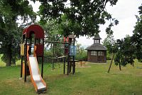 Blízko parkoviště je dětský ráj