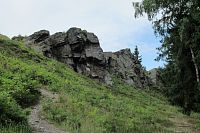 Samozřejmě k ní jdeme z druhé strany, než vede poměrně pohodlná cesta