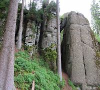 Cestička ve skalním městě na Šišáku