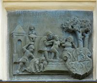 Radnice - rélief nad vchodem