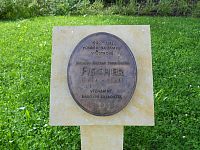 Významný barokní skladatel J. C. F. Fischer působil v letech 1690 - 1715 na zámku