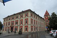 Zámek se vstupním portálem 2025