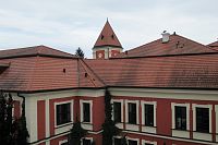 zámek se zámeckou hodinovou věží,