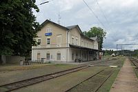 Západní část republiky - 14. den - odpoledne: Ostrov - okruh 7 km po části NS Po starých cestách okolo Ostrova (Mořičov - obec, lovecký zámeček a vyhlídka na vodojemu)