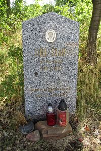 Památník na parkovišti