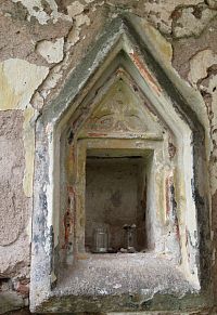 Stvolný - zřícenina kostela sv. Petra a Pavla