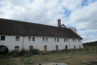 Další část pivovaru - tady bývaly stáje, asi i sladovna