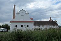 Zbiroh - již opravený štít pivovaru