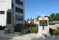 Moderní škola a 3 památníky