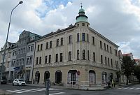 Kladno - nárožní dům na rohu Vašatovy ulice a ulice Jana Palacha