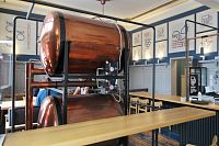 Kladno - Dělnický dům - pivo prodávají z tanků