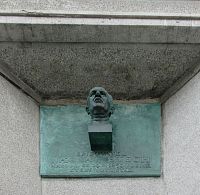 Kladno - Bankovní dům - busta V. Štecha