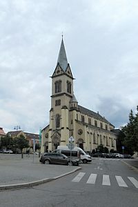 Kladno - kostel Nanebevzetí Panny Marie na náměstí Starosty Pavla