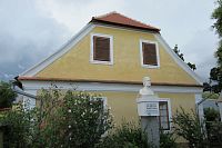 Muzeum Památník Bedřicha Smetany a Smetanova busta.