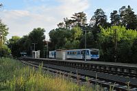 Na zastávce Lhotka u Mělníka