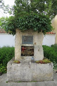 Hrob příslušníků partyzánské jednotky