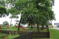 Radouň - dětské hřiště na návsi